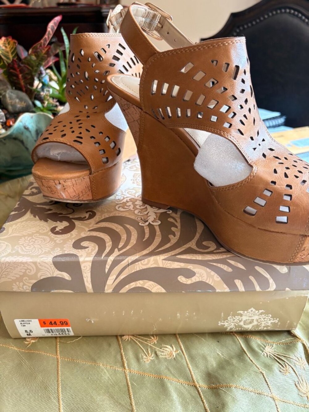 Limelight Alaycia Tan Cutout Platform Wedge Sandals Size 8.5